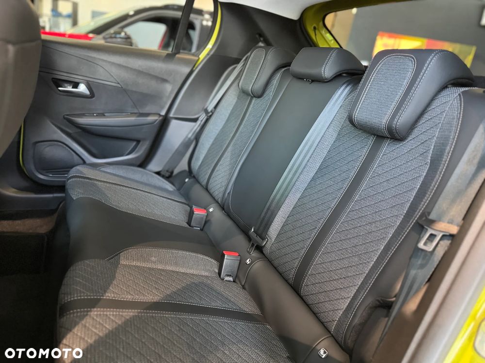 Peugeot 208 e-208 50kWh Allure - 21