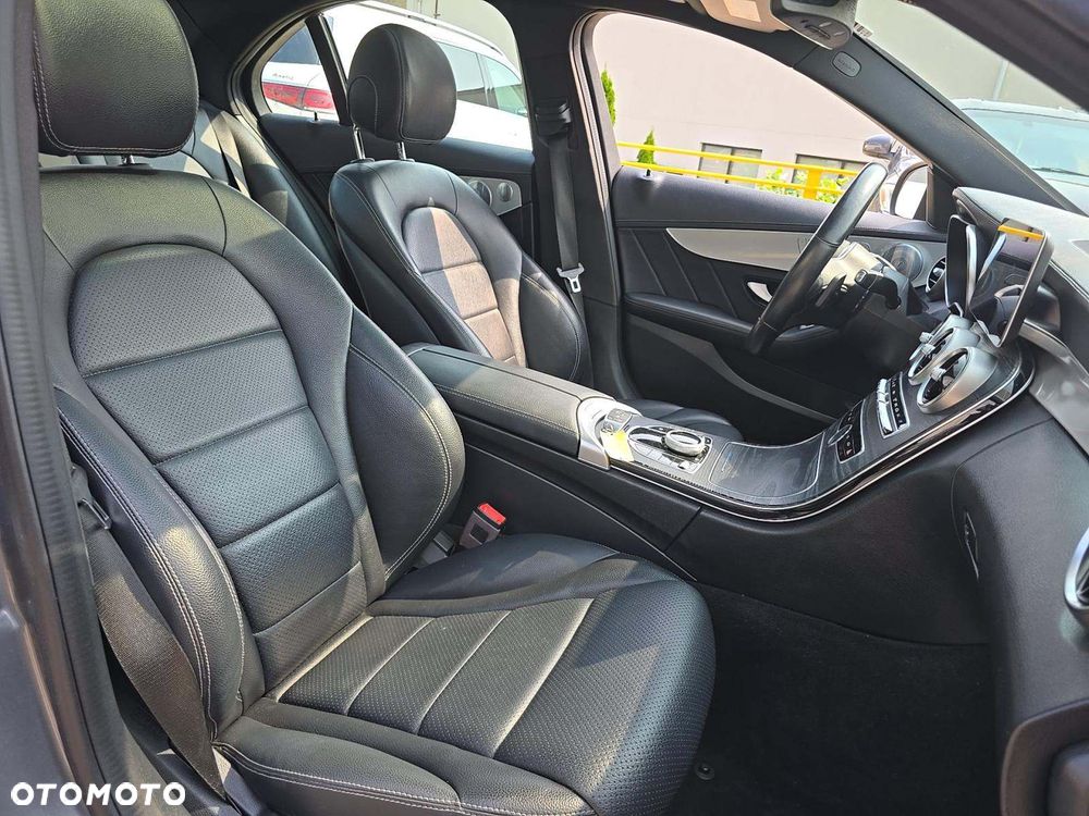 Mercedes-Benz Klasa C 300 4Matic 9G-TRONIC AMG Line - 7
