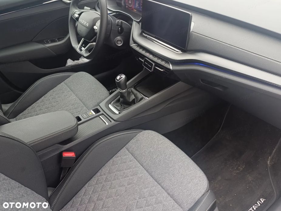 Skoda Octavia 1.5 TSI Sportline - 11