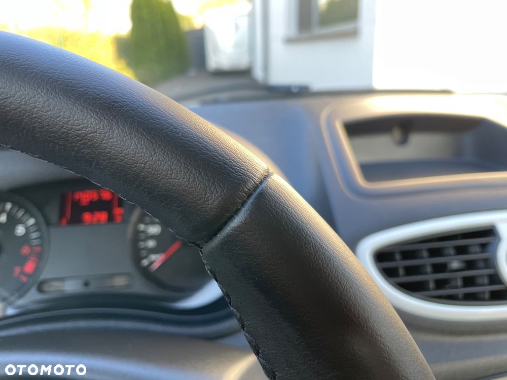 Renault Clio 1.2 16V Alize - 12