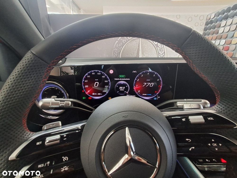 Mercedes-Benz GLB - 38