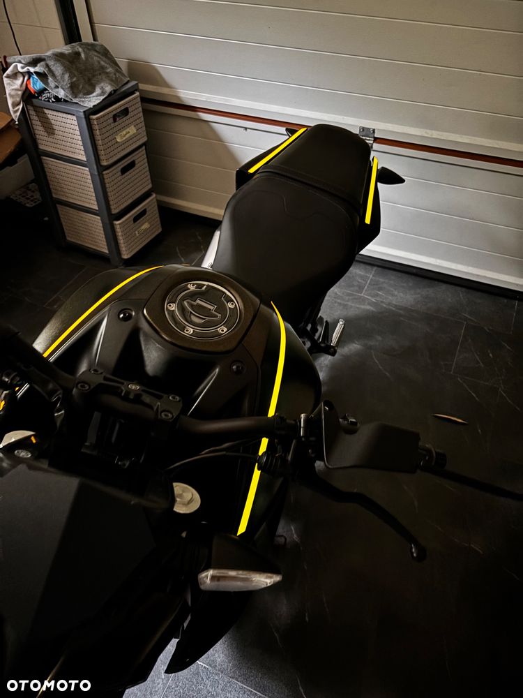 Yamaha MT - 7