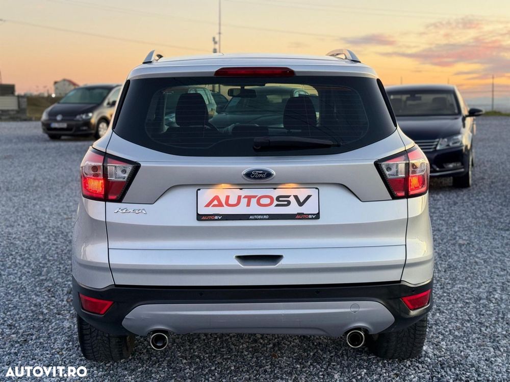 Ford Kuga 2.0 TDCi 2x4 Aut. Cool & Connect - 11