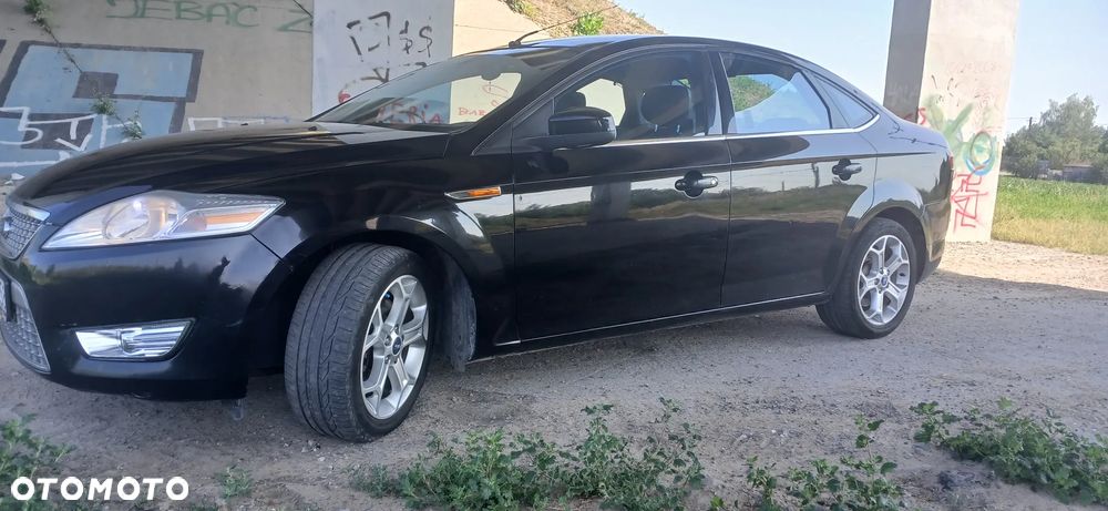 Ford Mondeo 1.8 Ambiente - 2