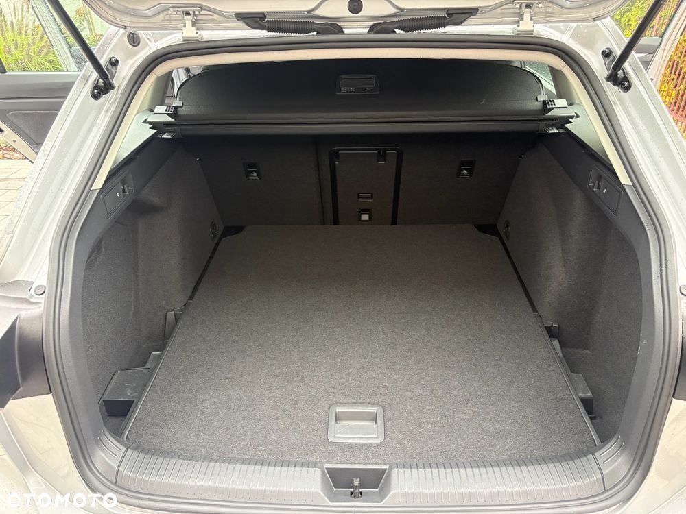 Volkswagen Golf 2.0 TDI Life - 25