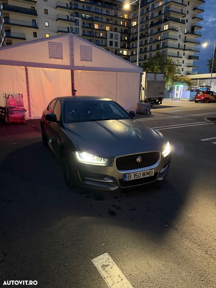 Jaguar XE 2.0 R-Sport - 7