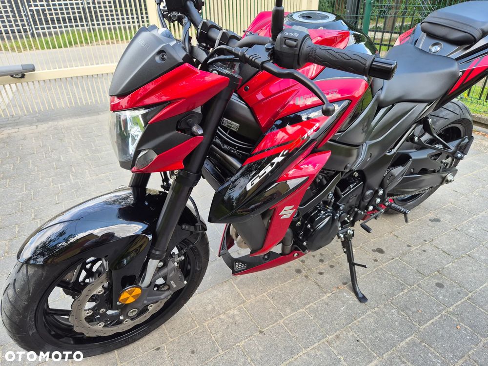Suzuki GSX - 7