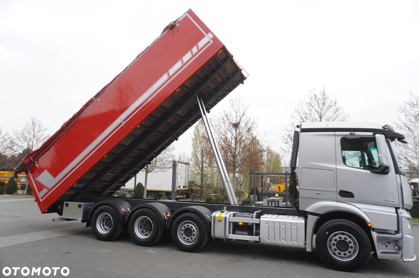 Mercedes-Benz Actros 3563 8x4 / wywrotka do zboża 20 t ładowności - 11