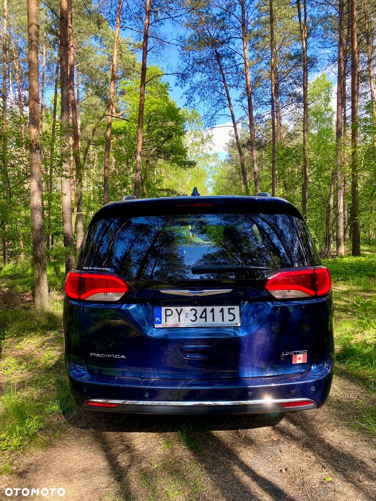 Chrysler Pacifica - 5