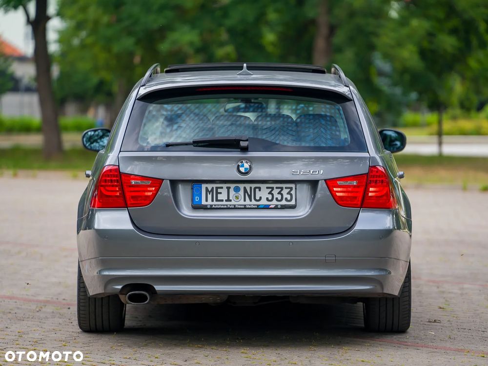 BMW Seria 3 320i Edition Exclusive - 8