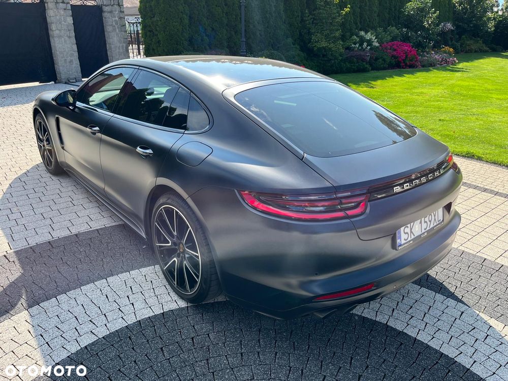 Porsche Panamera 4 E-Hybrid - 4