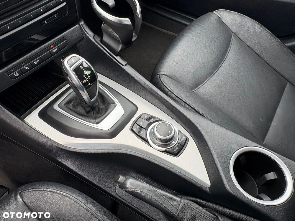 BMW X1 sDrive18d Sport Line - 12