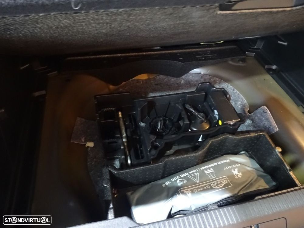 Peugeot 2008 1.5 BlueHDi GT - 34