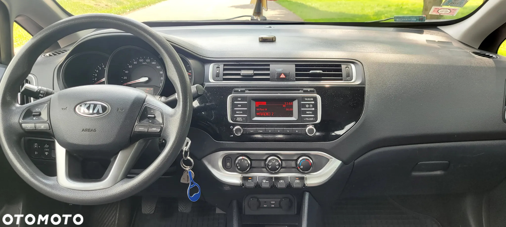 Kia Rio - 7