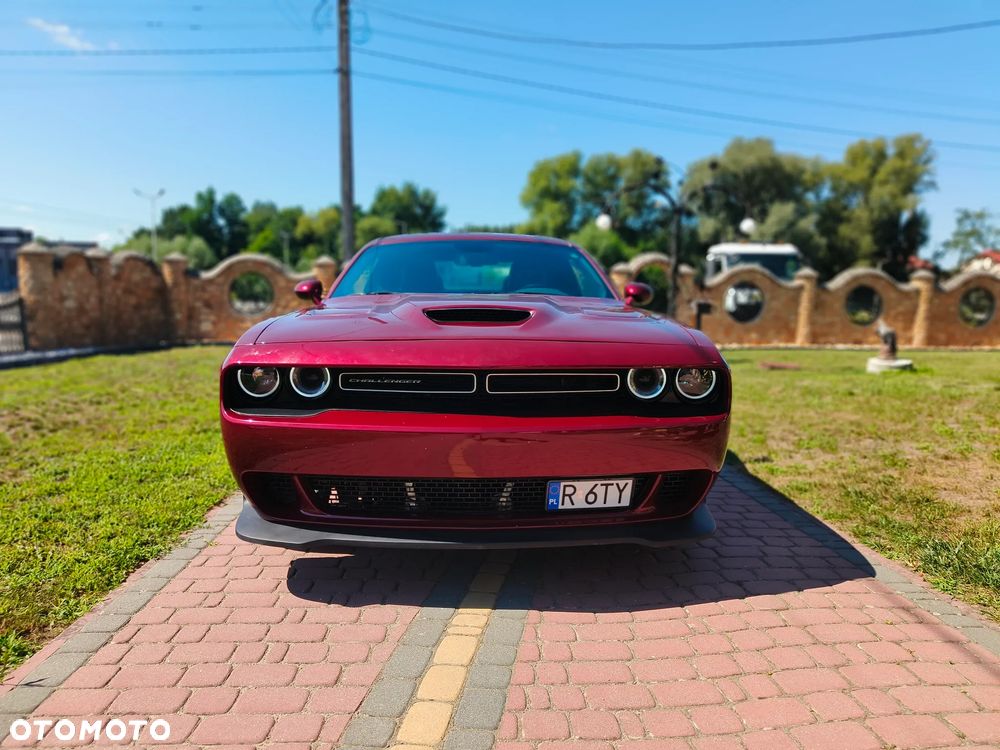 Dodge Challenger - 1