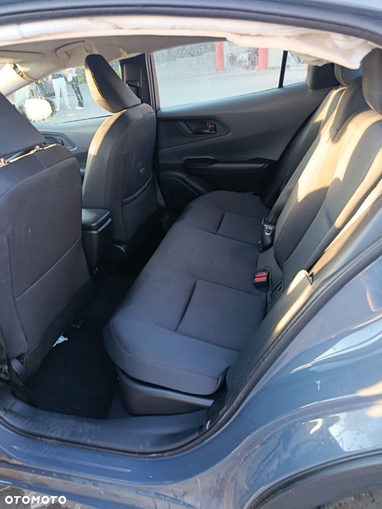 Toyota Prius Hybrid - 12
