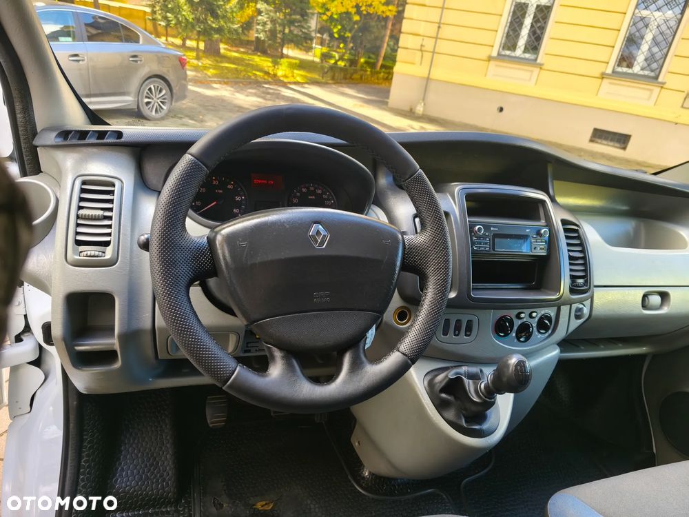 Renault Trafic Long L2H1 2.0dci Klima - 11