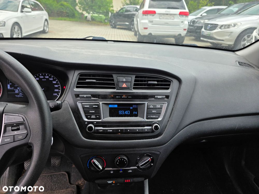 Hyundai i20 blue 1.2 Classic - 15