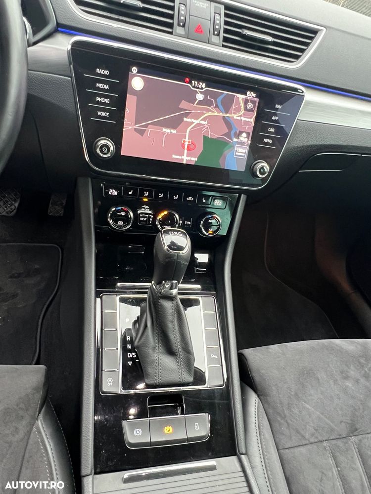 Skoda Superb 2.0 TDI DSG Sportline - 10