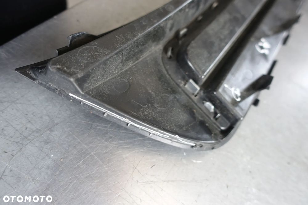 KRATKA ZDERZAKA LEWA PRAWA AUDI A3 LIFT 8V5 17- - 3
