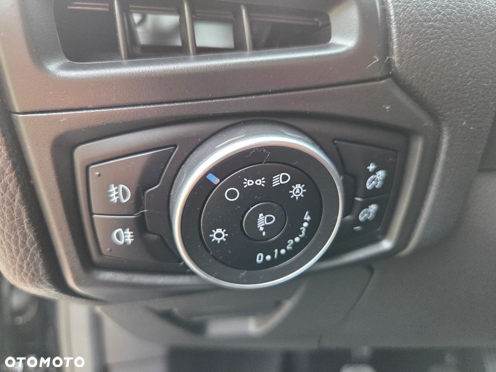 Ford Focus 1.0 EcoBoost Titanium - 24