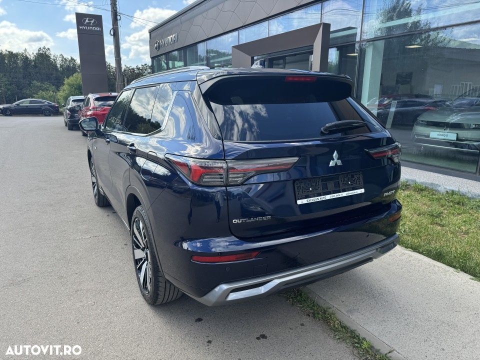 Mitsubishi Outlander - 14