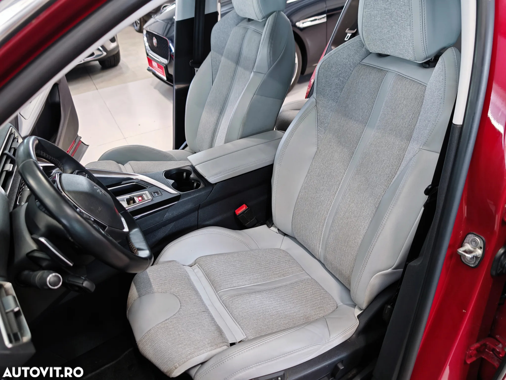Peugeot 3008 1.2 PureTech S&S EAT8 Allure - 9