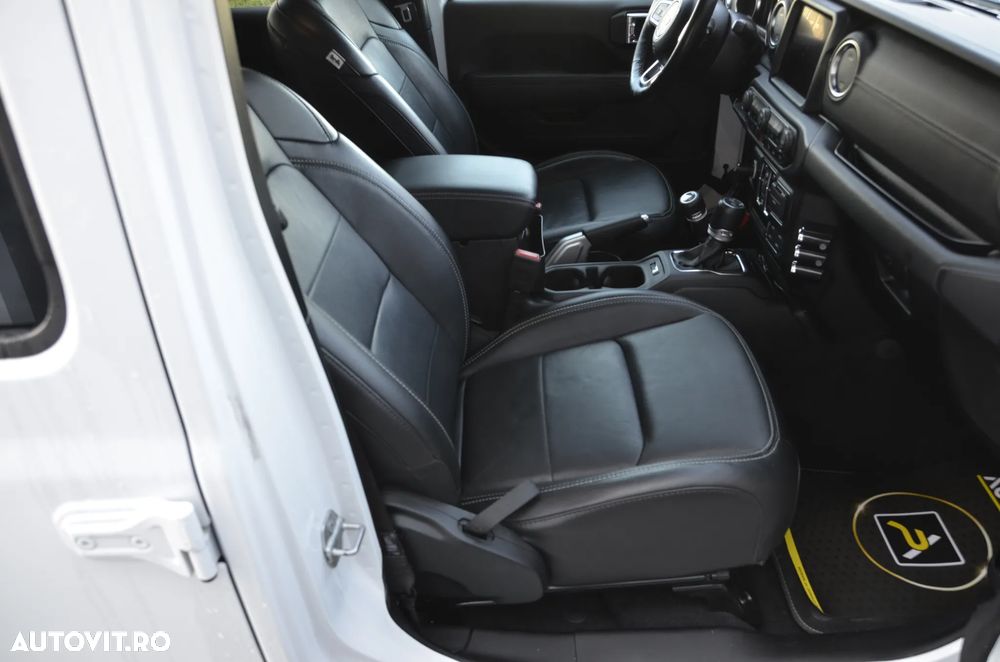Jeep Wrangler - 16