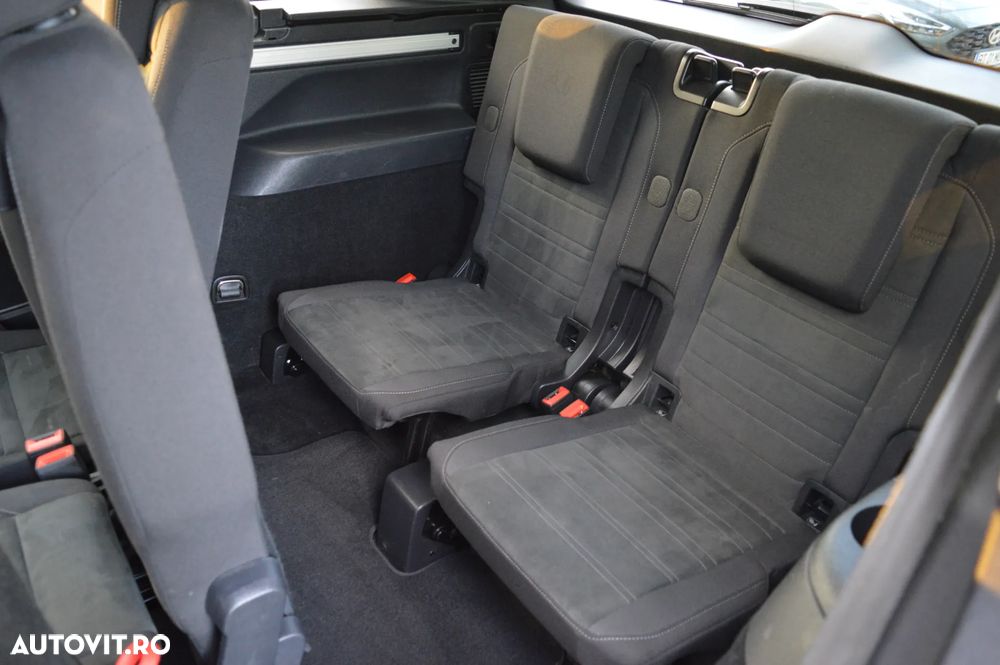 Volkswagen Touran 2.0 TDI SCR Highline - 38