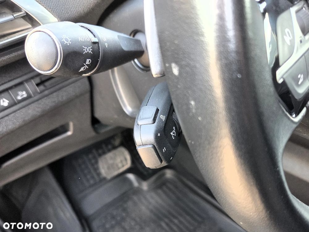 Peugeot 3008 1.2 PureTech Allure S&S EAT8 - 16
