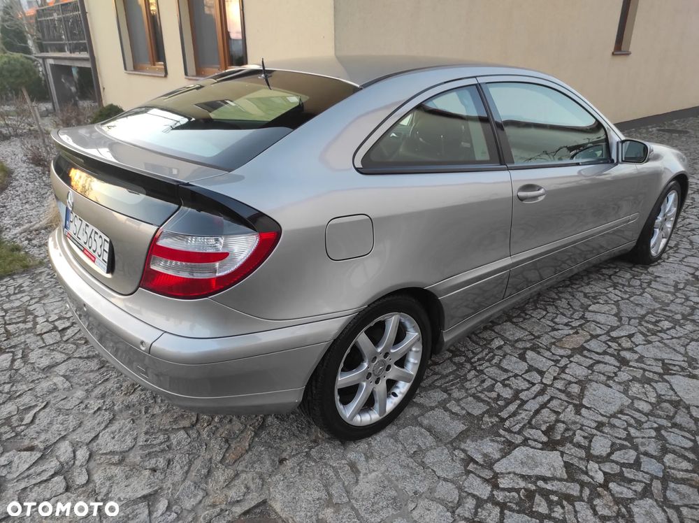 Mercedes-Benz Klasa C 230 - 11