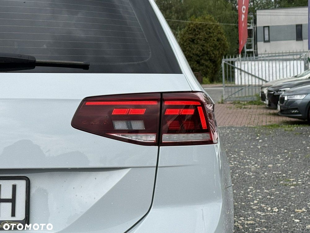 Volkswagen Passat - 9