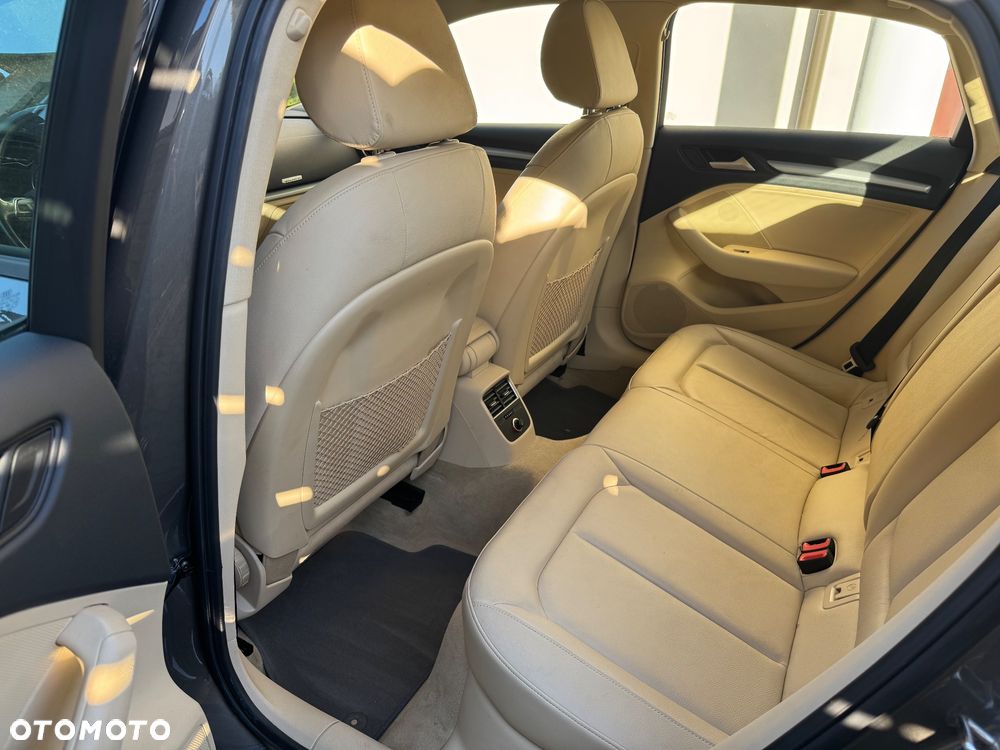 Audi A3 Limousine 1.8 TFSI Quattro Attraction S tronic - 12