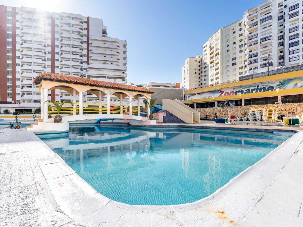 Piscinas de água salgada e zona de Lazer - Empreendimento Clube Pra... - Grande imagem: 5/24