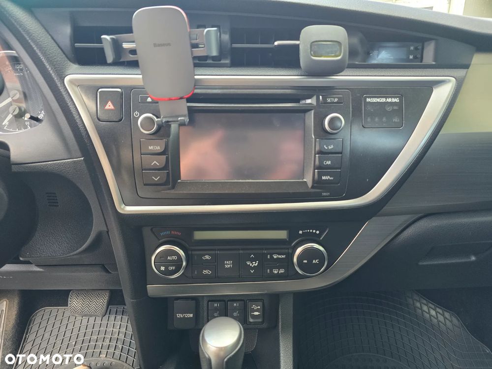 Toyota Auris 1.6 Premium MS - 18