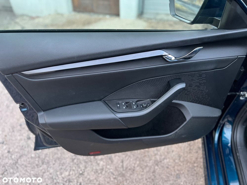 Skoda Octavia 2.0 TDI SCR Ambition DSG - 17