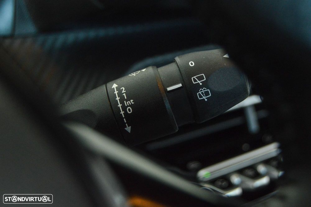 Peugeot 208 1.2 PureTech Active Pack - 33