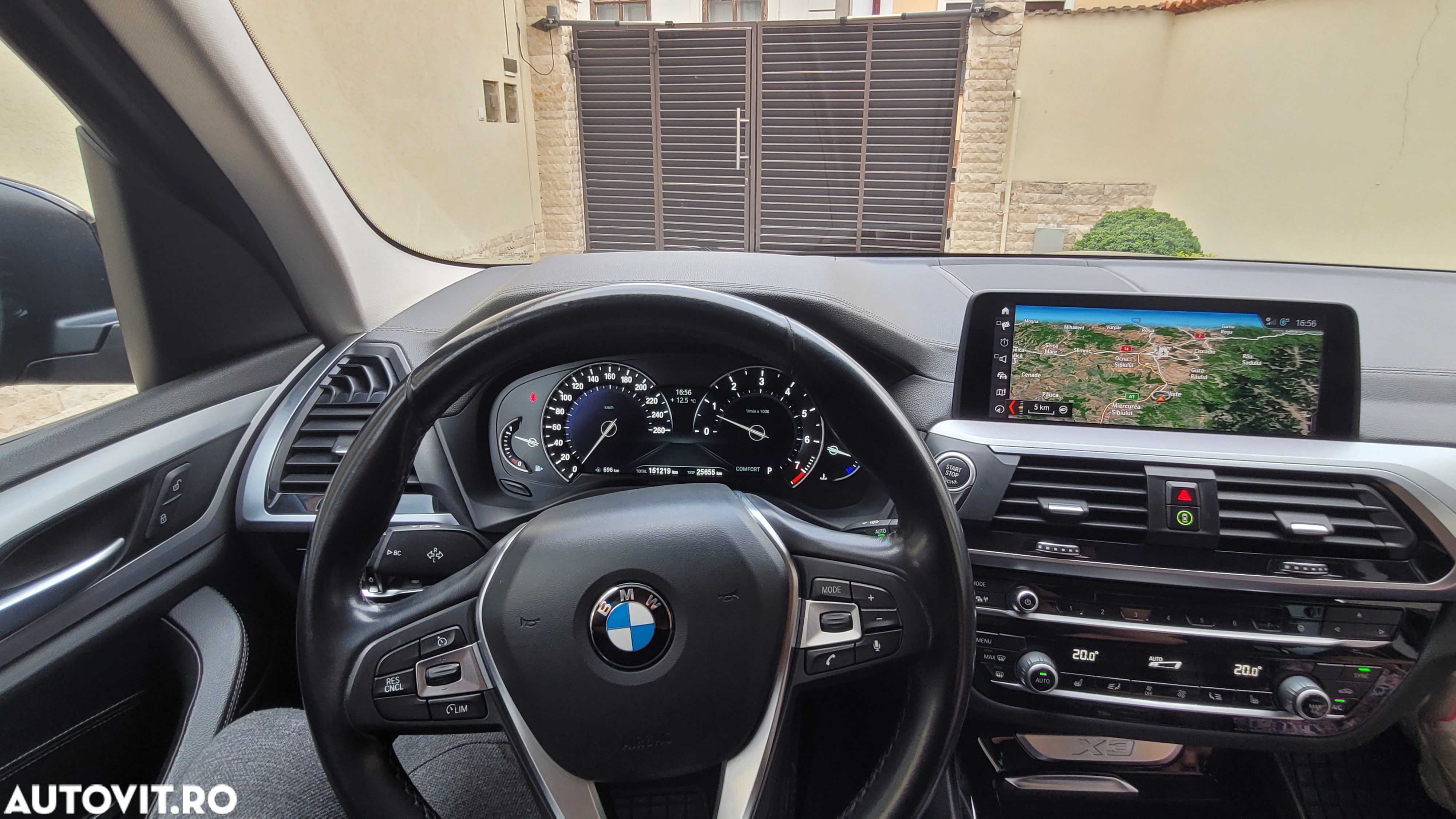 BMW X3 xDrive20i AT - 8