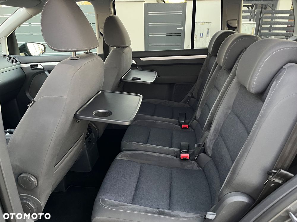 Volkswagen Touran 2.0 TDI DPF BlueMotion Technology DSG STYLE - 32