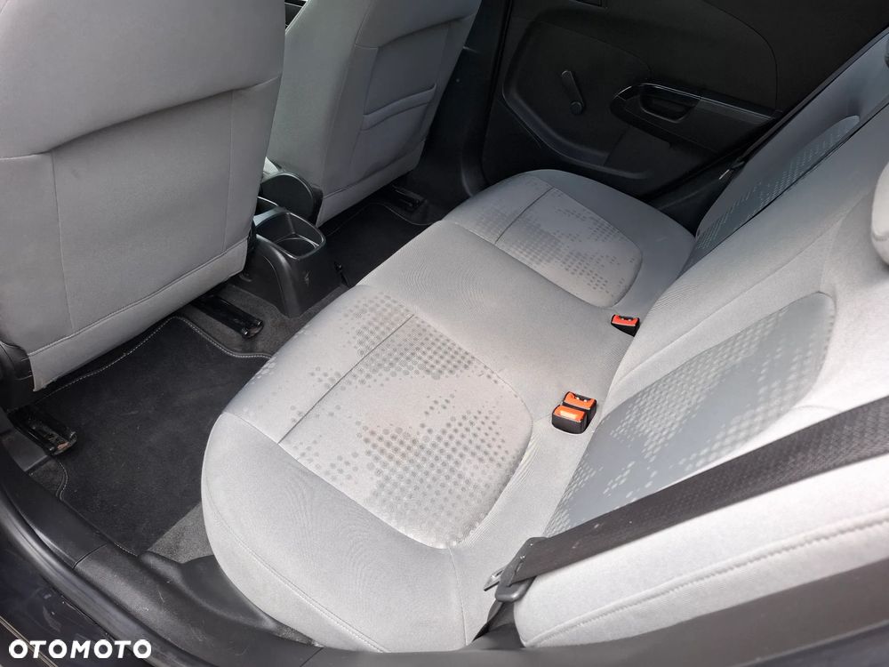 Chevrolet Aveo - 32