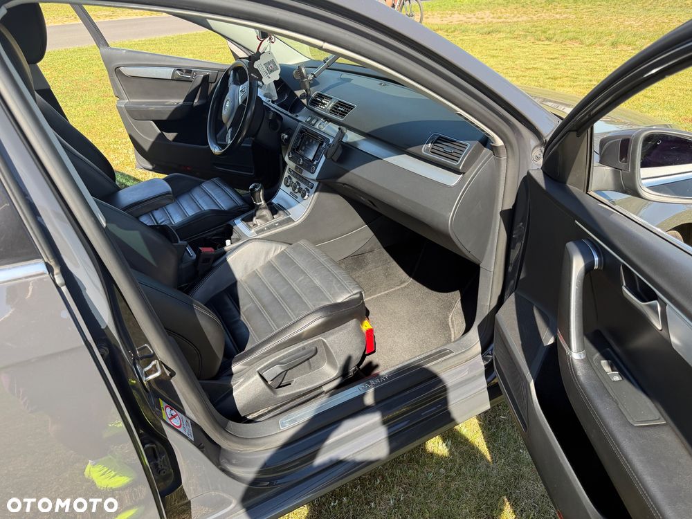 Volkswagen Passat 2.0 TDI Highline - 8