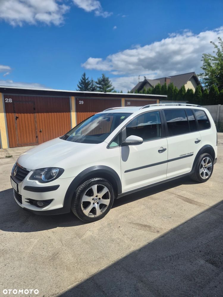 Volkswagen Touran 1.4 TSI Cross DSG - 8