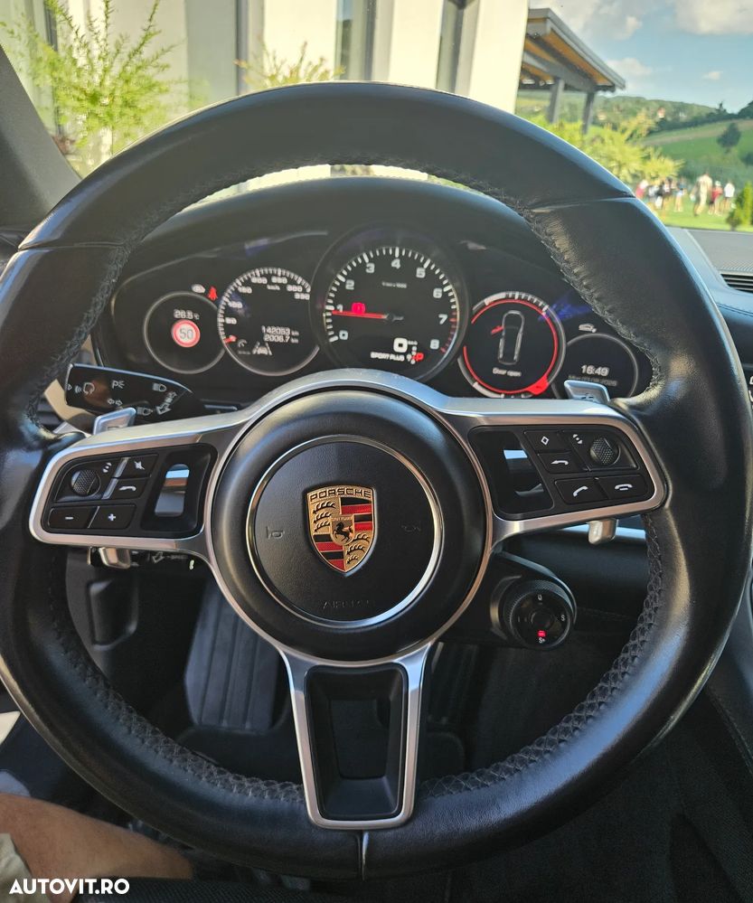 Porsche Panamera 4S - 10