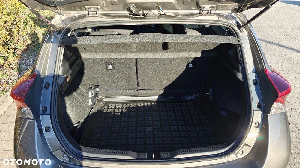 Toyota Auris - 2