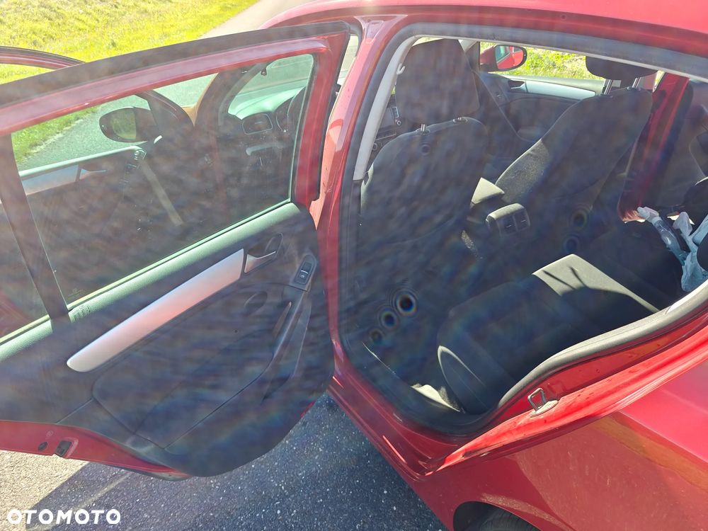 Volkswagen Golf - 10