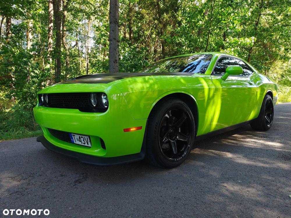Dodge Challenger - 16