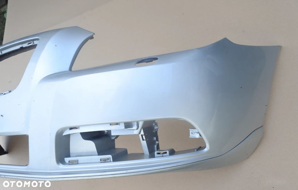 Volvo V70 III Zderzak - 3