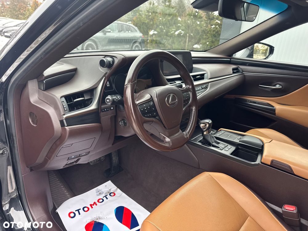 Lexus ES 300h Prestige - 15