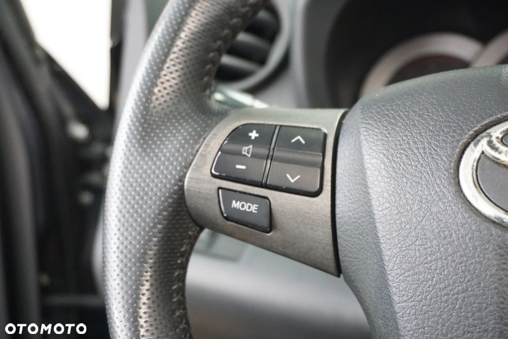 Toyota RAV4 2.2 D-4D 4x4 - 32