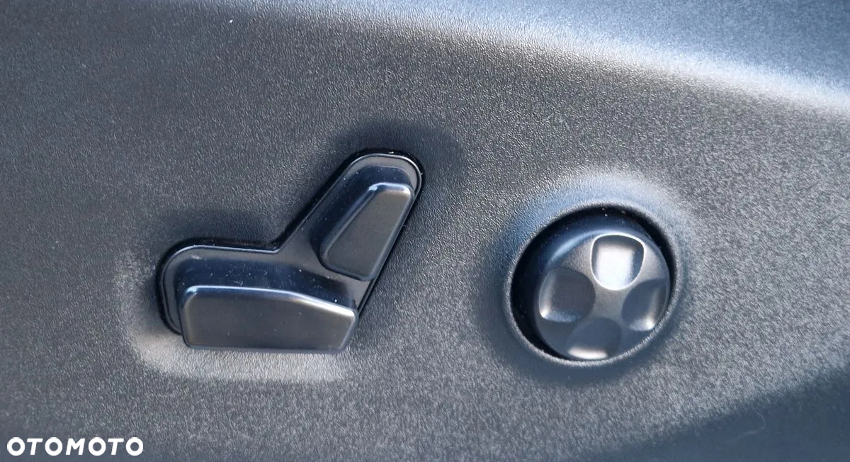 Chrysler Pacifica - 16